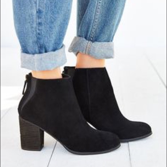 Urban Outfitters • Black suede booties - Picture 2 of 6